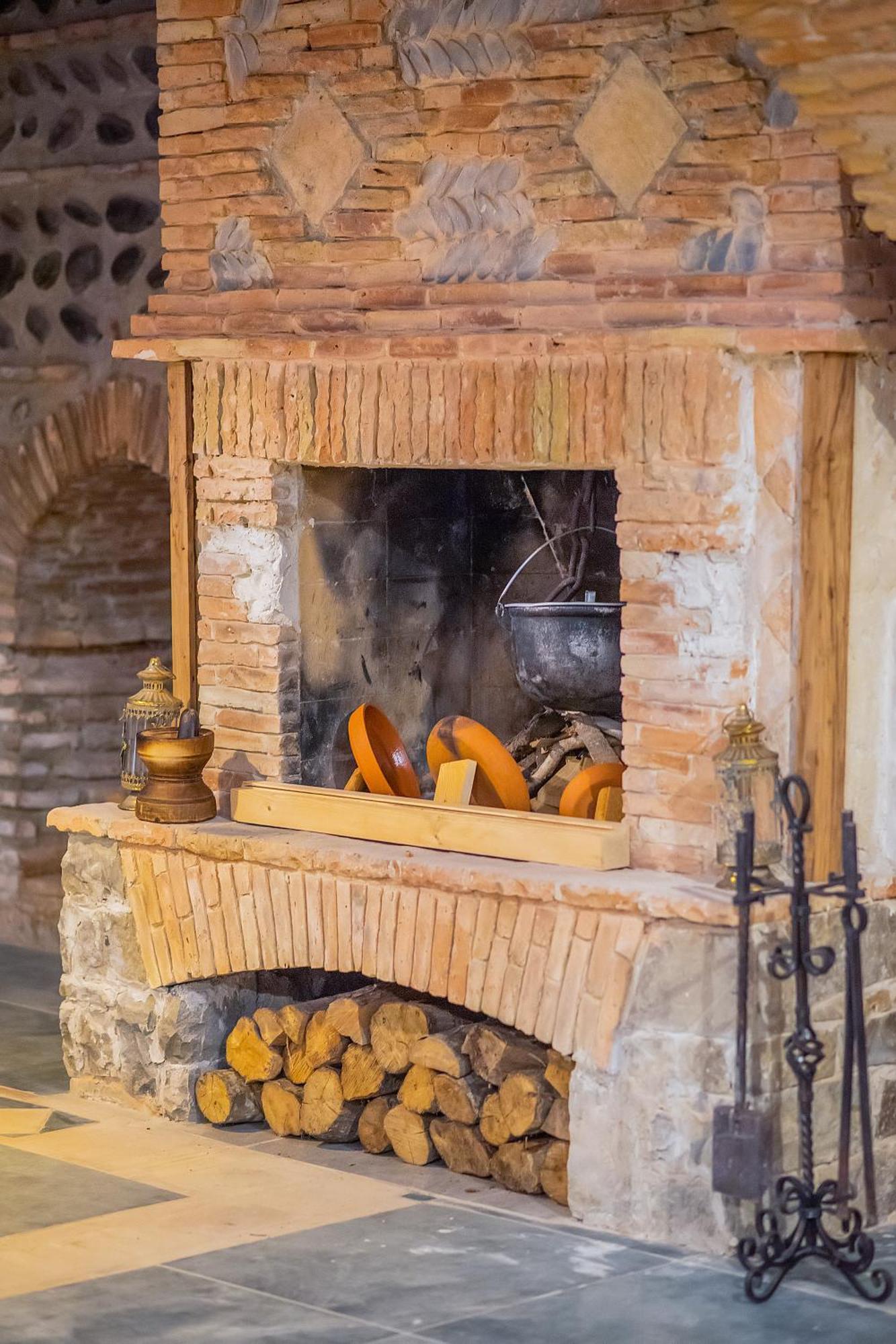 Dzvel Ubanshi Hotel Gori Luaran gambar