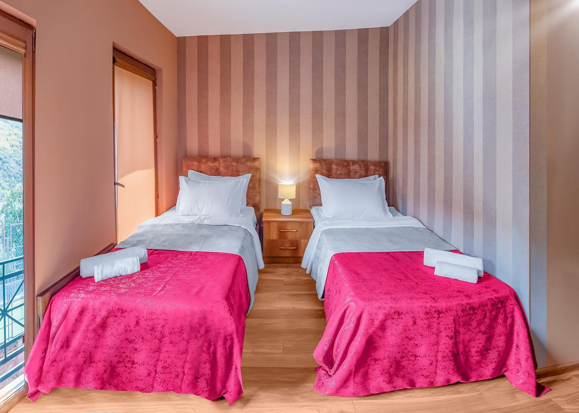 Dzvel Ubanshi Hotel Gori Luaran gambar