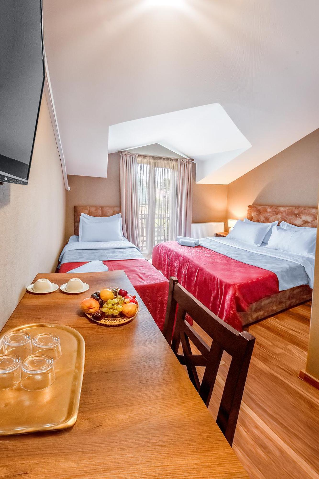 Dzvel Ubanshi Hotel Gori Luaran gambar