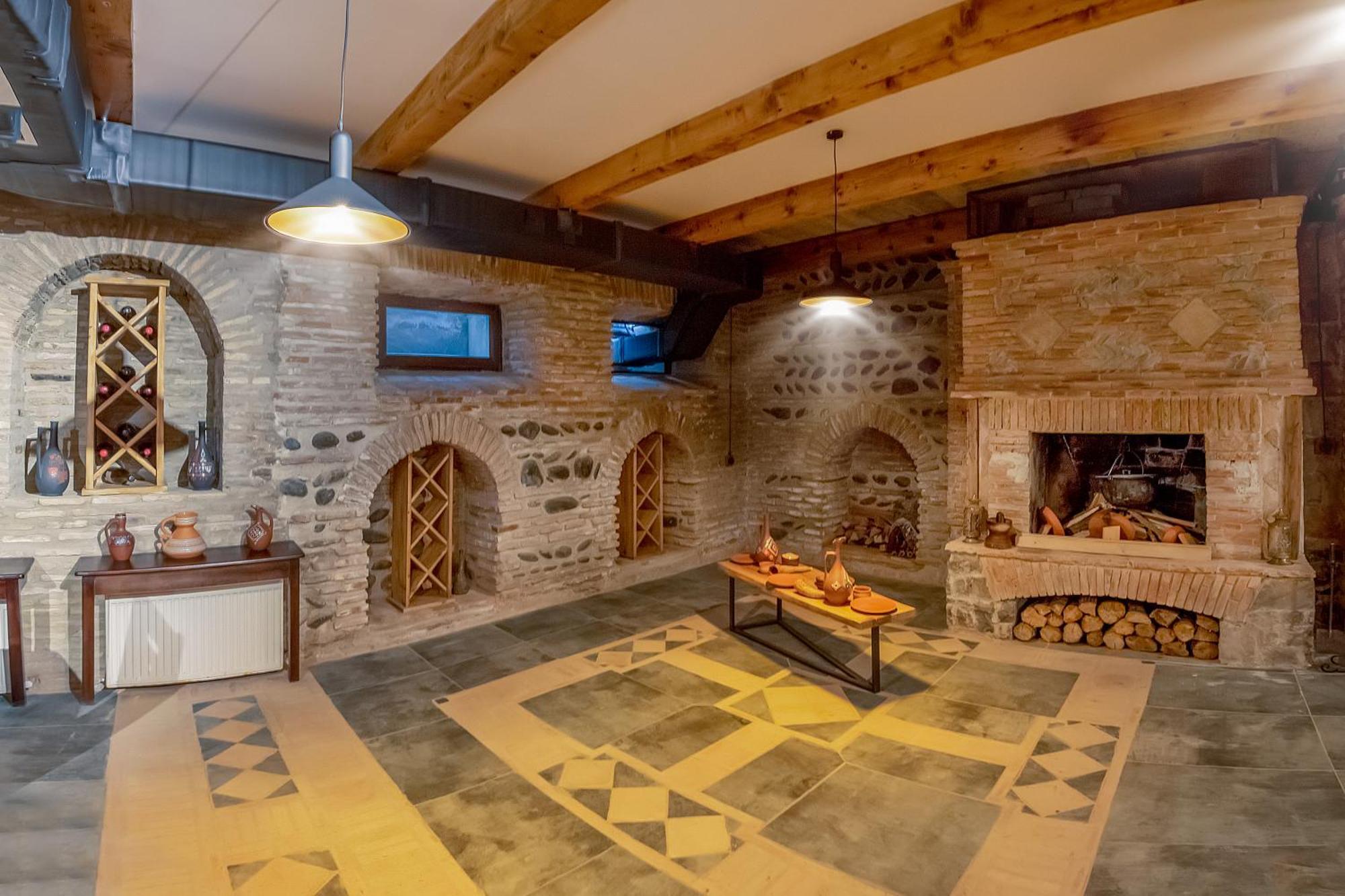 Dzvel Ubanshi Hotel Gori Luaran gambar