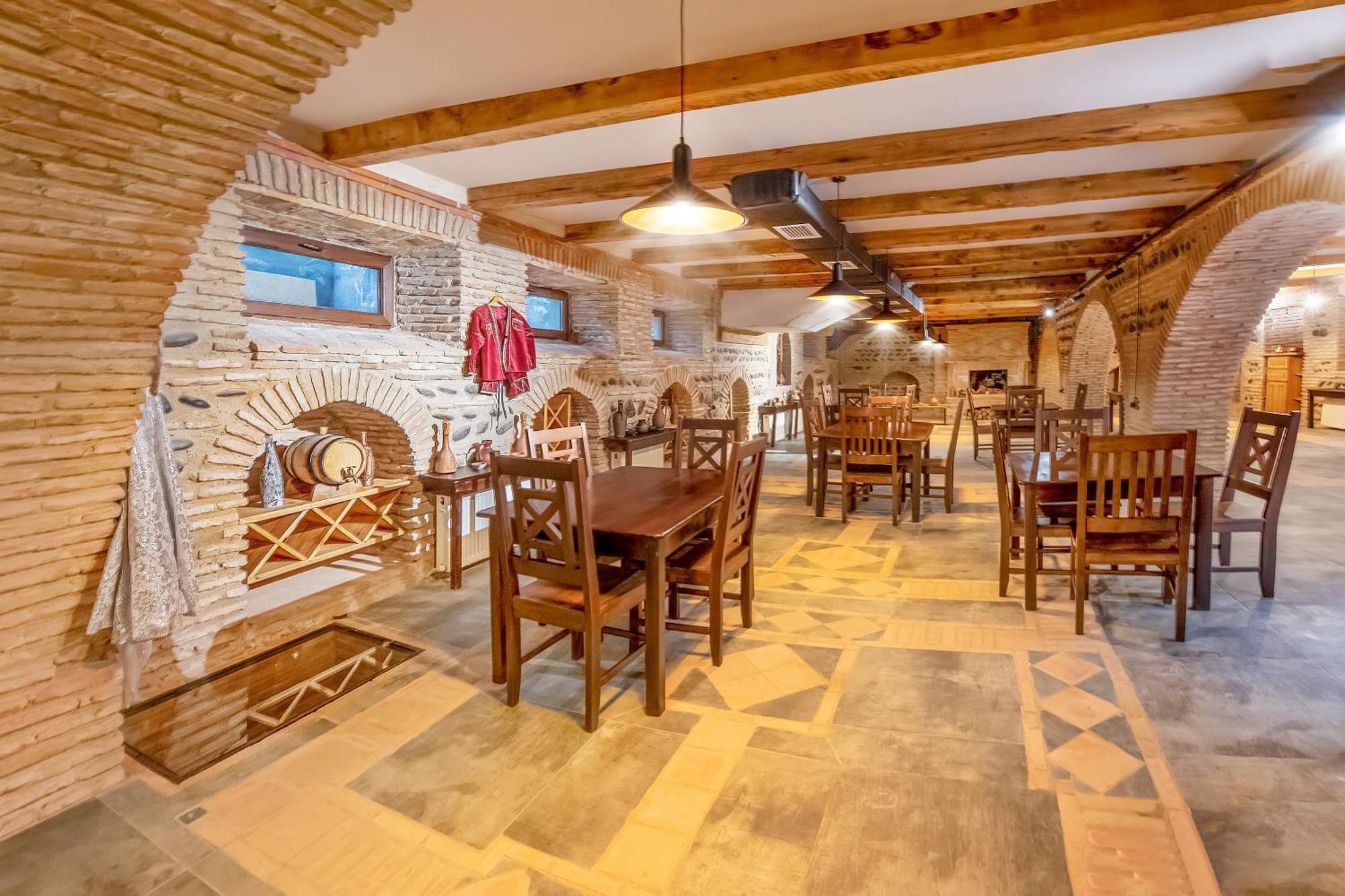Dzvel Ubanshi Hotel Gori Luaran gambar