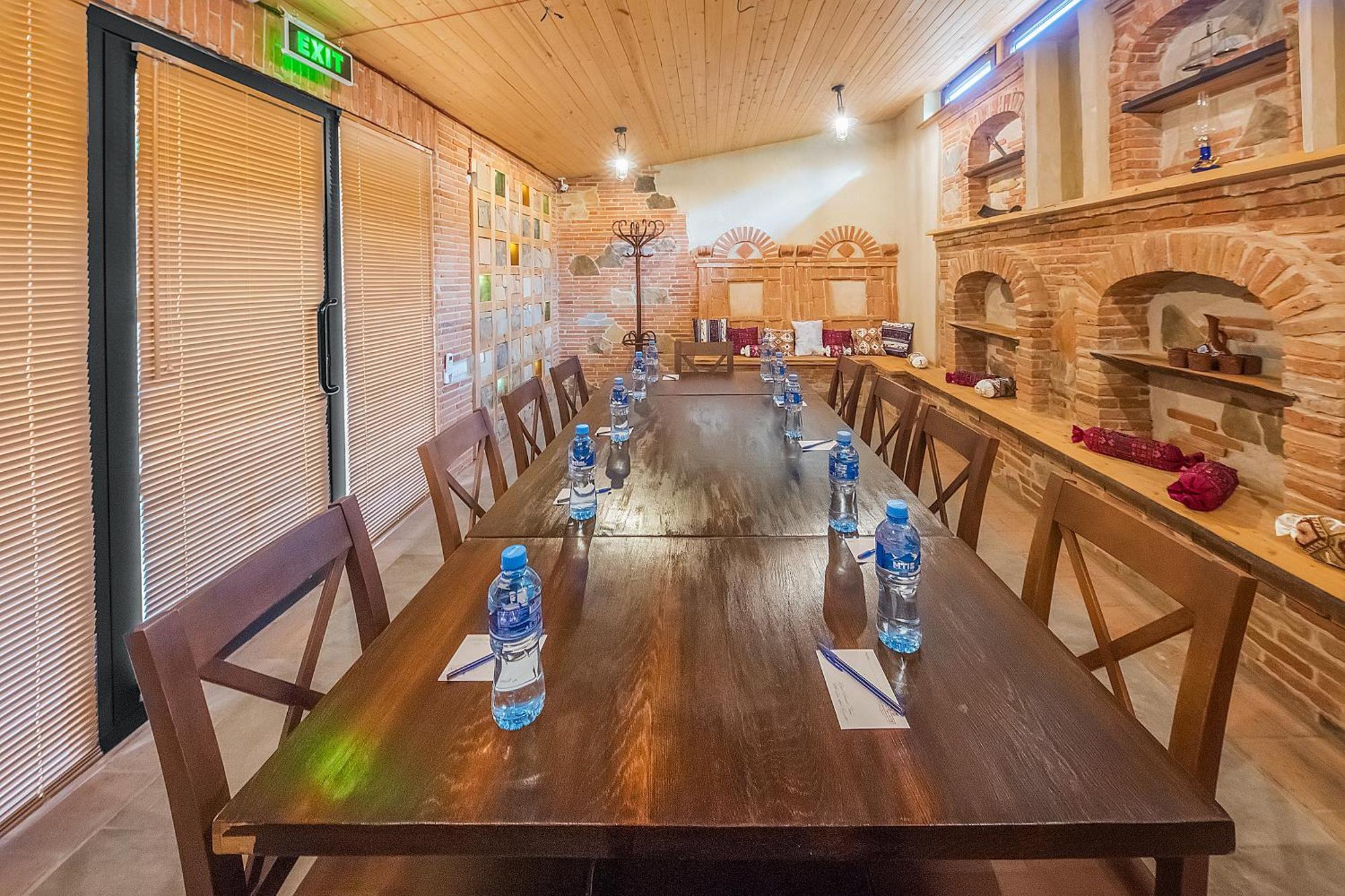 Dzvel Ubanshi Hotel Gori Luaran gambar