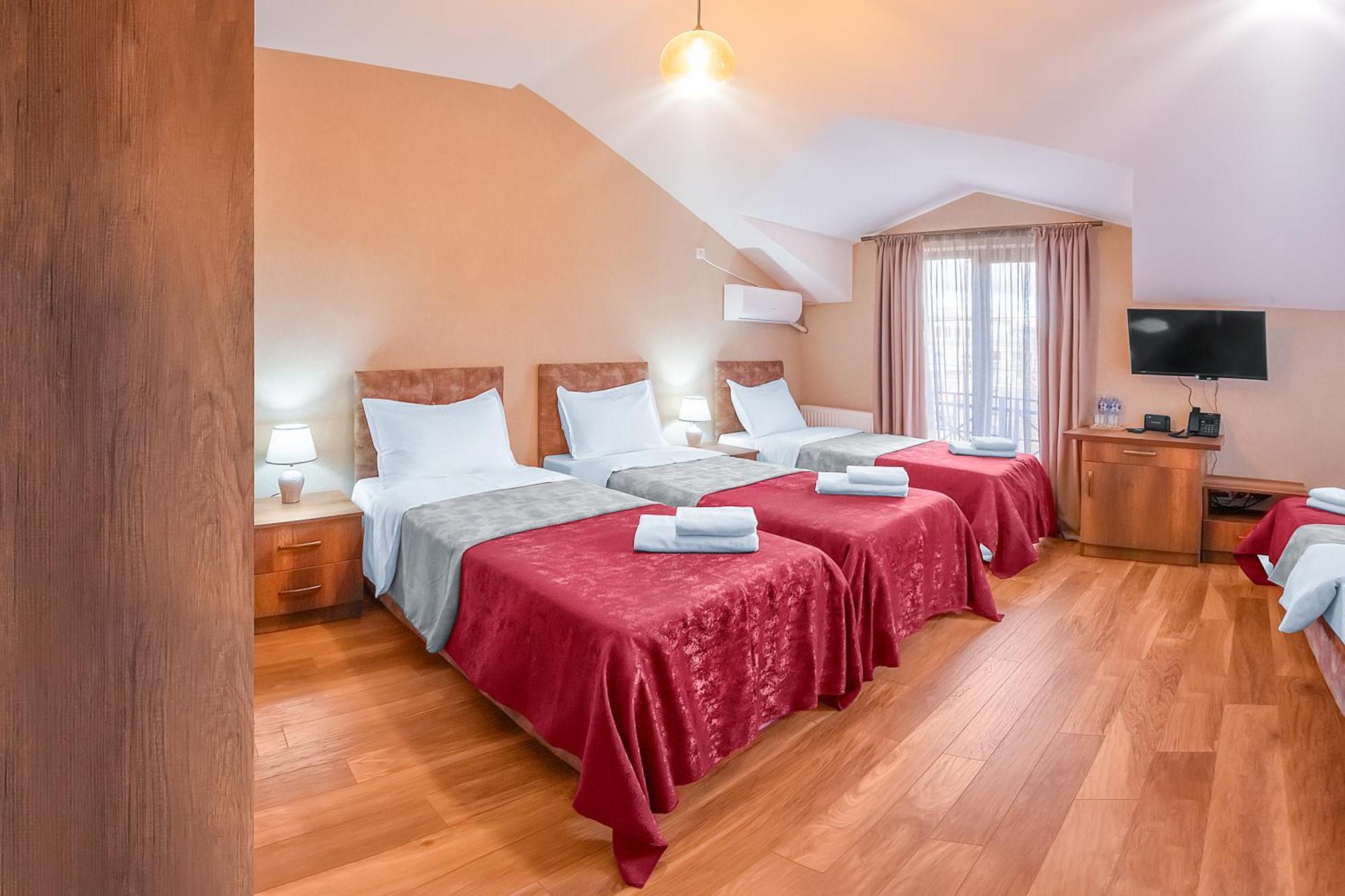 Dzvel Ubanshi Hotel Gori Luaran gambar