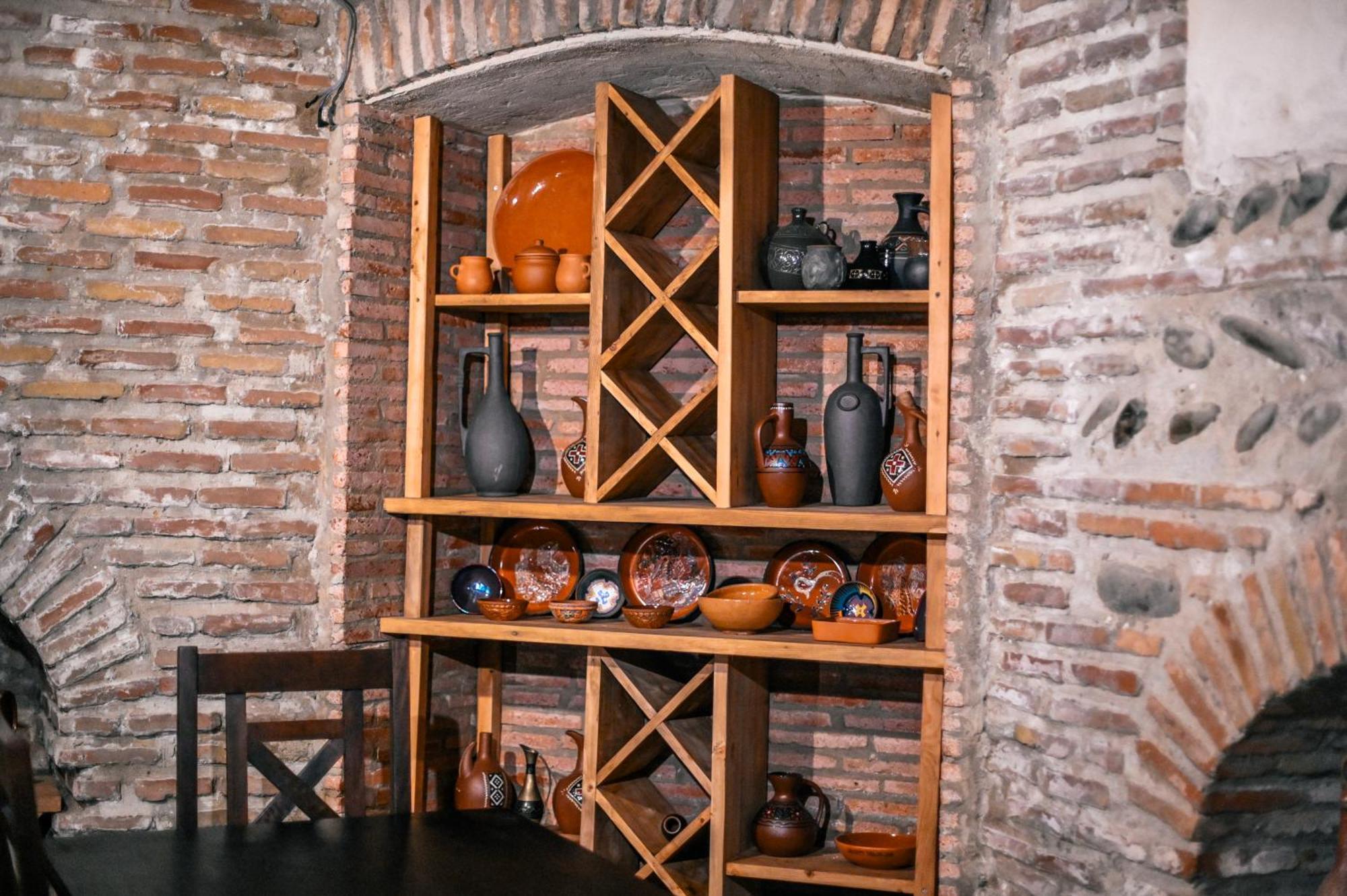 Dzvel Ubanshi Hotel Gori Luaran gambar