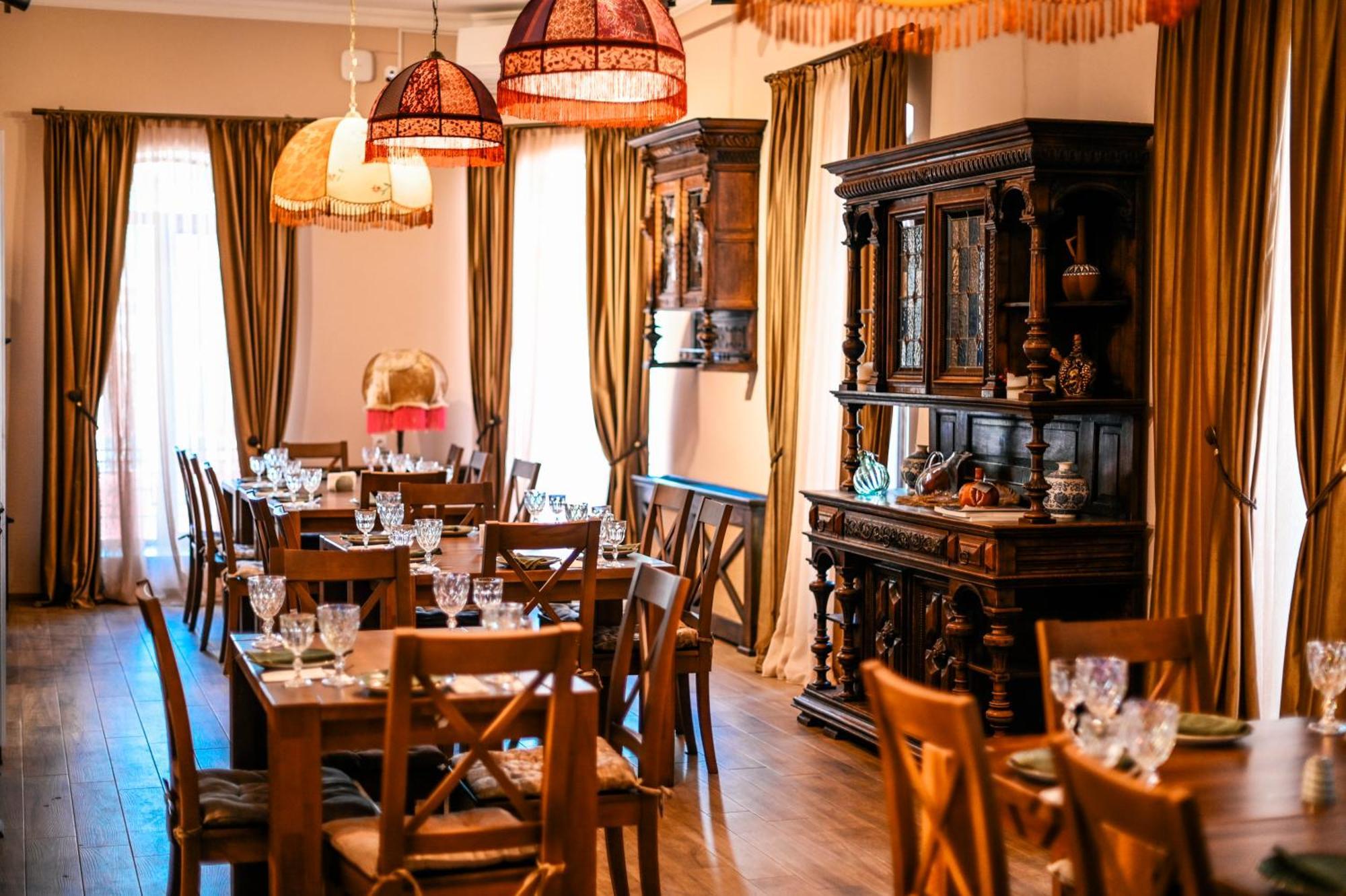 Dzvel Ubanshi Hotel Gori Luaran gambar
