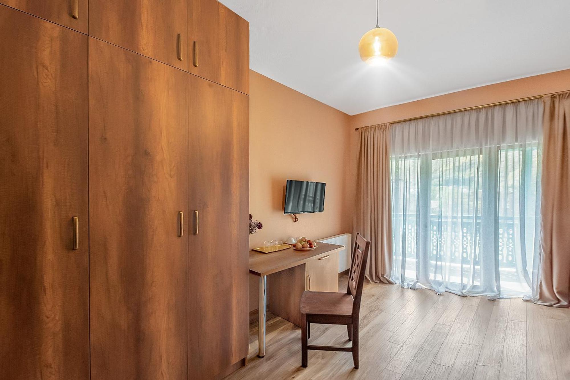 Dzvel Ubanshi Hotel Gori Luaran gambar